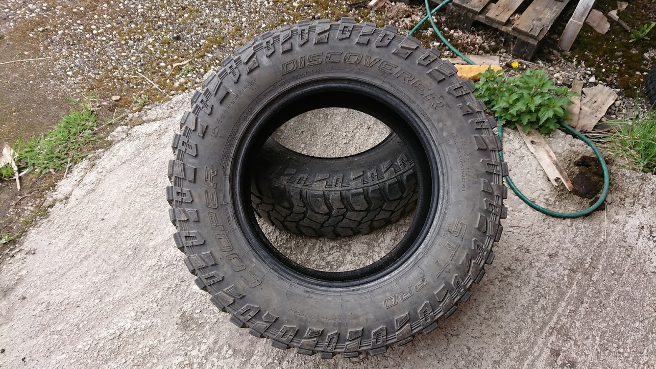Cooper Discoverer STT PRO LT 295/65R20
