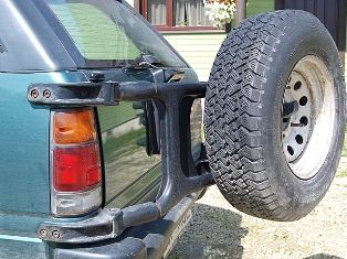 Selline näeb välja raam auto (Isuzu Rodeo) küljes.