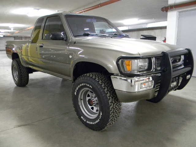 Hilux 001.jpg