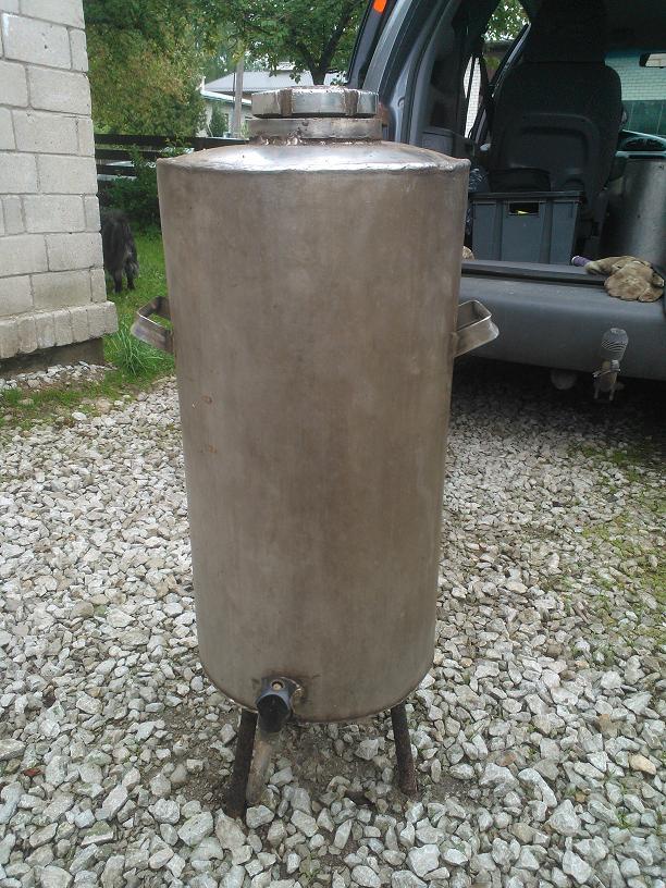 Umbes 48L hind 130€, jalad all tavalisest rauast.
