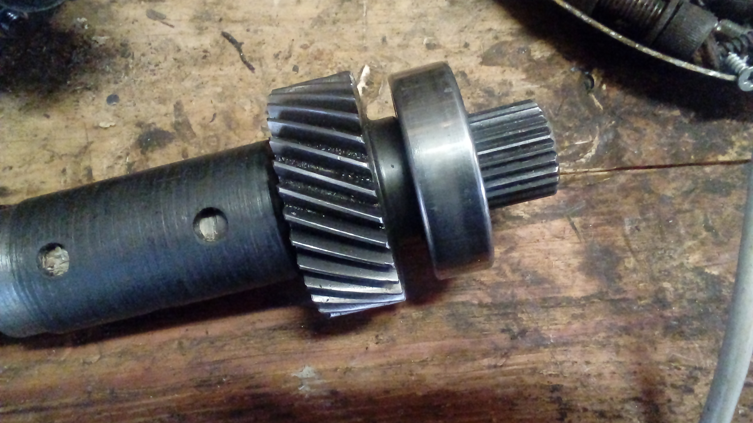 on vaja sellist hammasratast,see on vahekasti sissetulev võll.